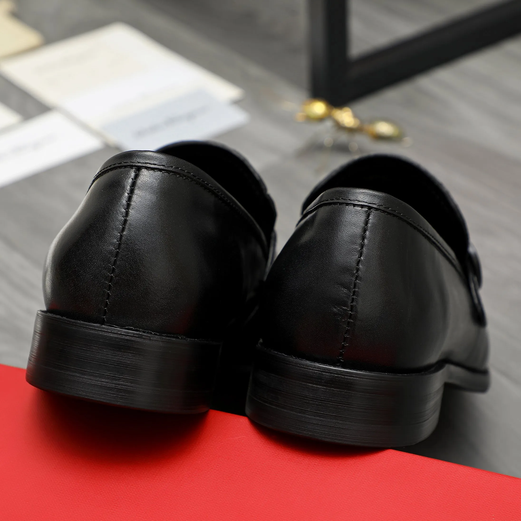 Men's men's shoes💰460 Product trademark: Ferragamo "Ferragamo" business slip-on leather shoes Regular size: 39-44 Product materials: Selected high-quality cowhide upper, cowhide lining, original outsole